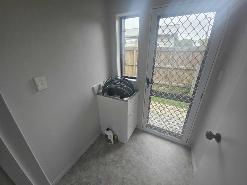 35A Oxford Street, Fairfield, Hamilton - Carousel 10