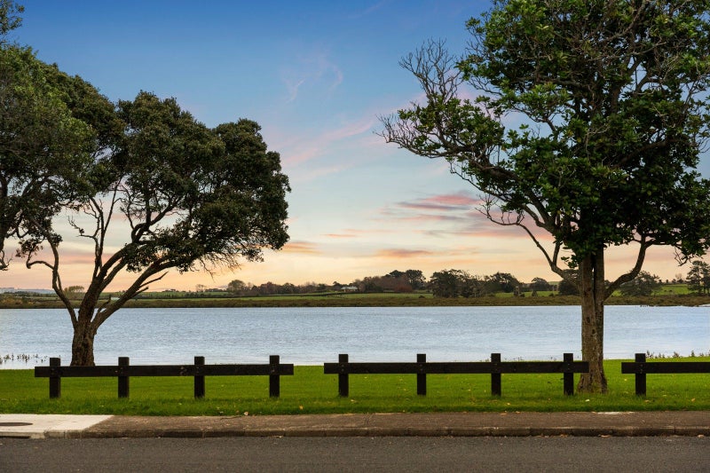 1/23 Roys Road, Weymouth, Auckland - Carousel 2