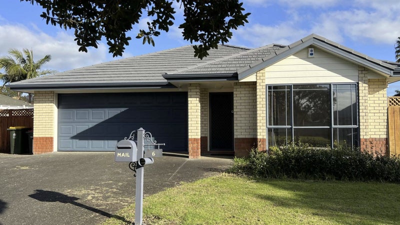 6 Croftview Road, Wattle Downs, Auckland - Carousel 1