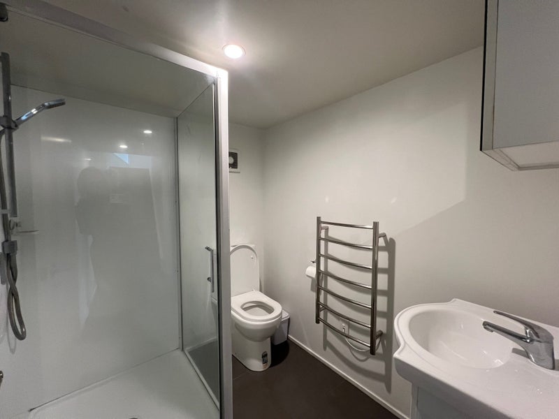 51 Raroa Road, Kelburn, Wellington - Carousel 21