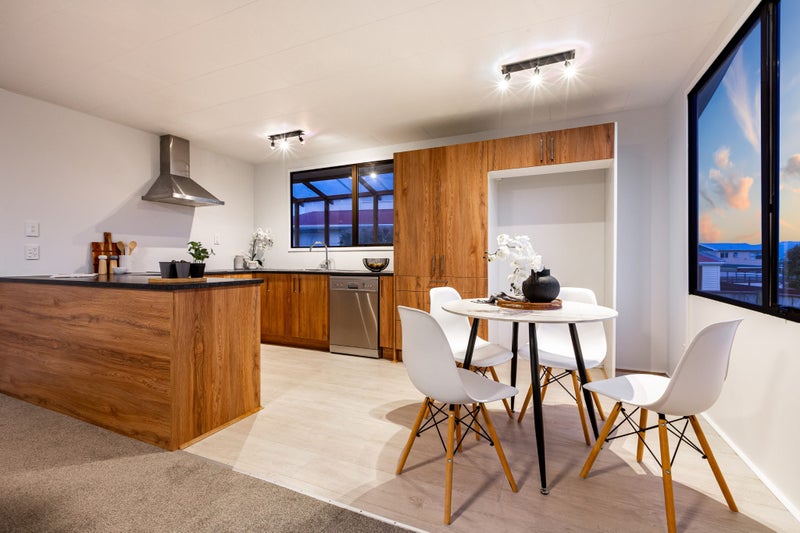 7 Humphreys Grove, Titahi Bay, Porirua - Carousel 2