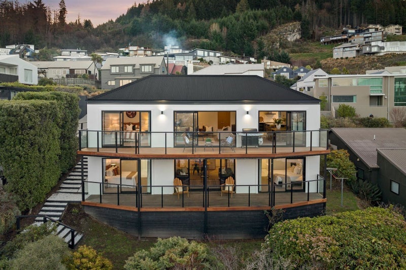 7 Sunrise Lane, Queenstown, Queenstown - Carousel 25