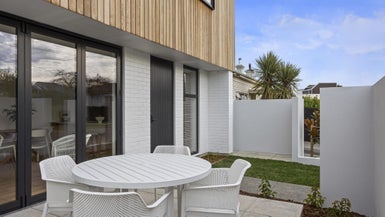 42 Clare Road, St Albans, Christchurch - Carousel 1