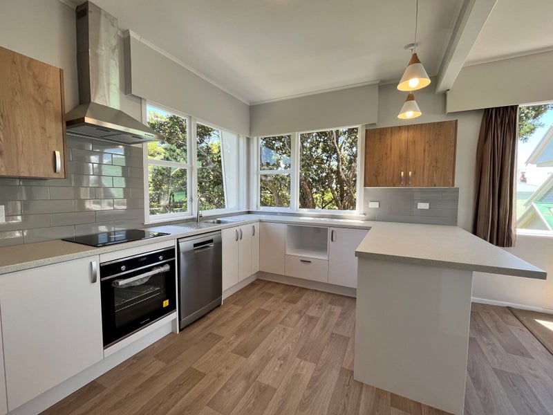 7 Ninian Street, Highbury, Wellington - Carousel 2