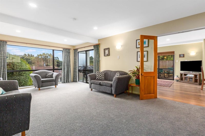 44 Discovery Drive, Whitby, Porirua - Carousel 2