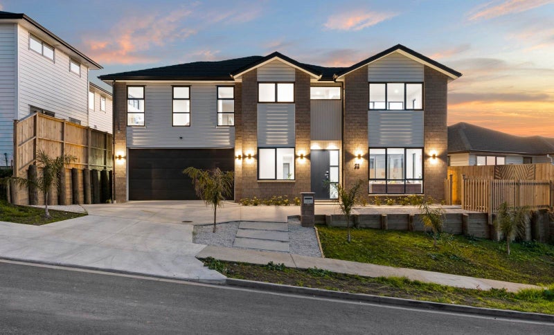 23 Henriette Place, Totara Park, Auckland - Carousel 1