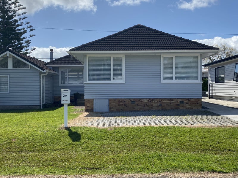 2 Saffron Street, Birkdale, Auckland - Carousel 1