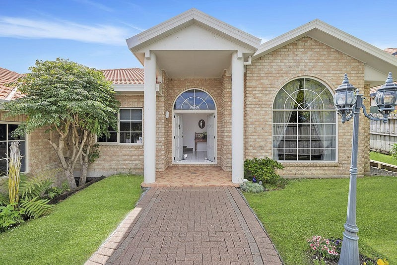 11 Sandalwood Place, Somerville, Manukau - Carousel 1