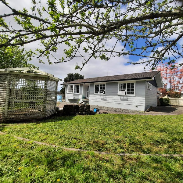 8 Tango Place, Henderson, Auckland - Carousel 2