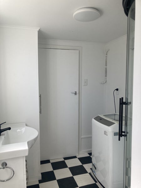 7A Hawker Street, Mount Victoria, Wellington - Carousel 13