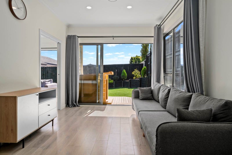 24A Styca Place, Sunnyvale, Auckland - Carousel 2