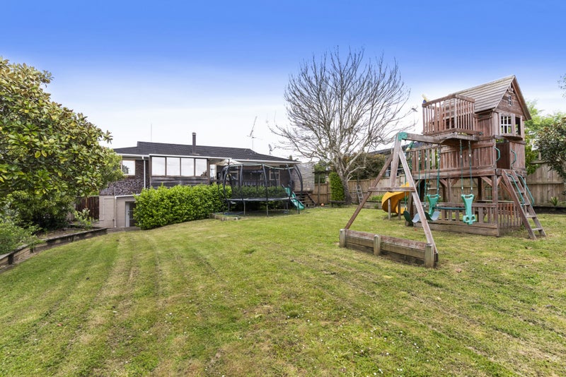 32 Kurnell Drive, Botany Downs, Auckland - Carousel 24