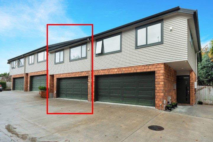 12B Kelvin Place, Hamilton East, Hamilton - Carousel 1