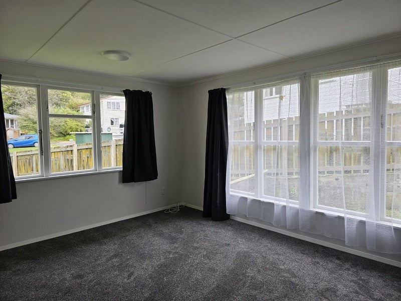 153 Sievers Grove, Cannons Creek, Porirua - Carousel 2