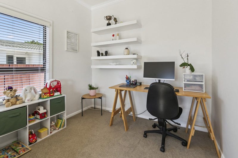 406 Broadway, Miramar, Wellington - Carousel 16