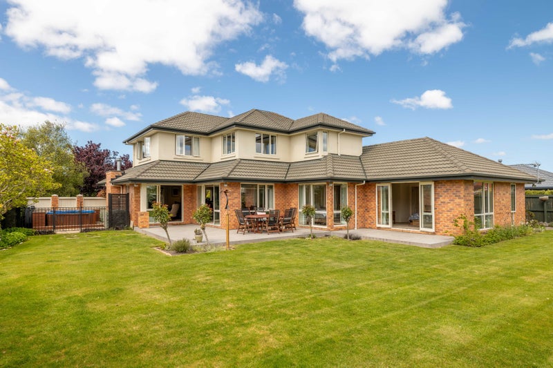 8 Napoleon Close, Harewood, Christchurch - Carousel 1