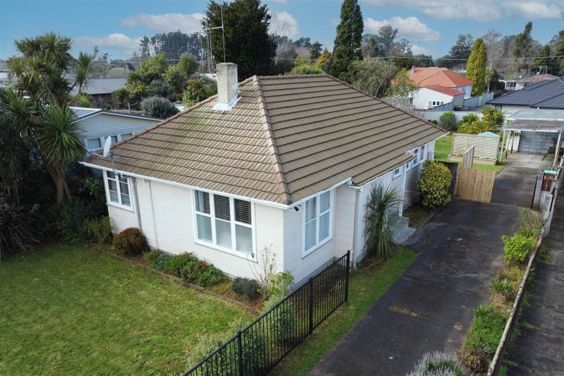 18 Rawlings Street, Bader, Hamilton - Carousel 1