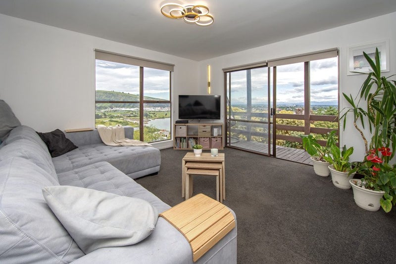 10 Osmond Lane, Mount Pleasant, Christchurch - Carousel 1