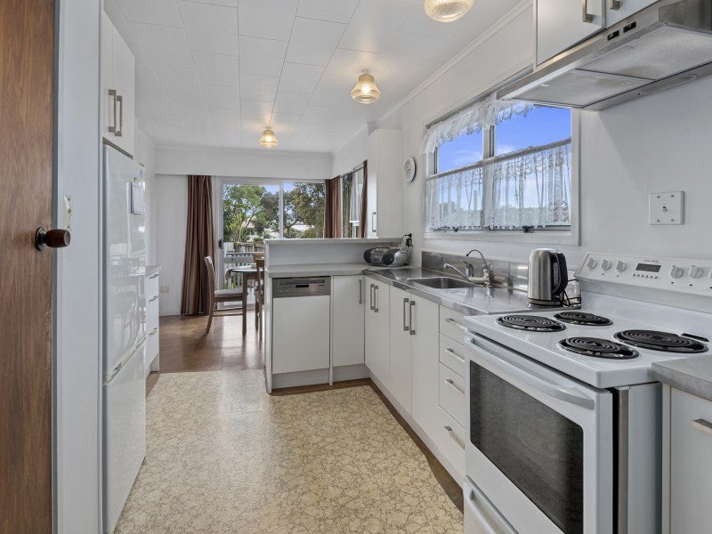 11 Te Anau Place, Tikipunga, Whangarei - Carousel 2