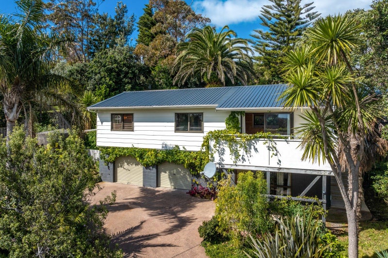 20 Bay Road, Ostend, Waiheke Island - Carousel 1
