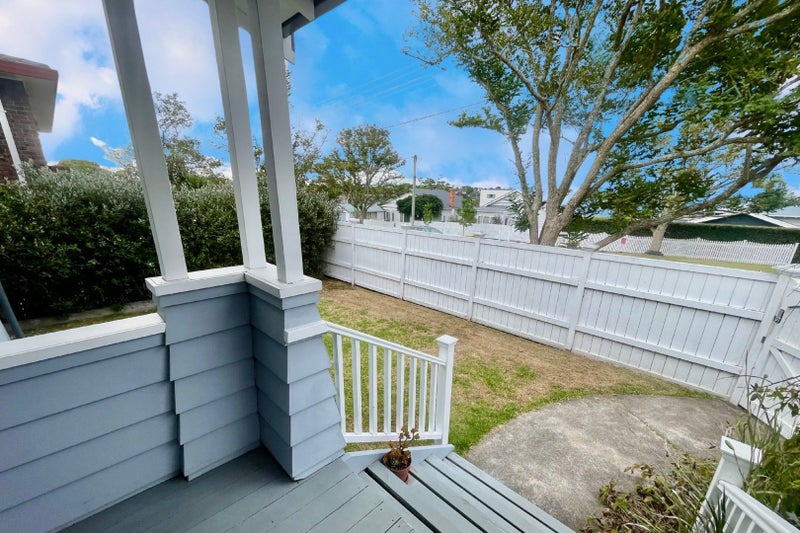 19 Egremont Street, Belmont, Auckland - Carousel 13