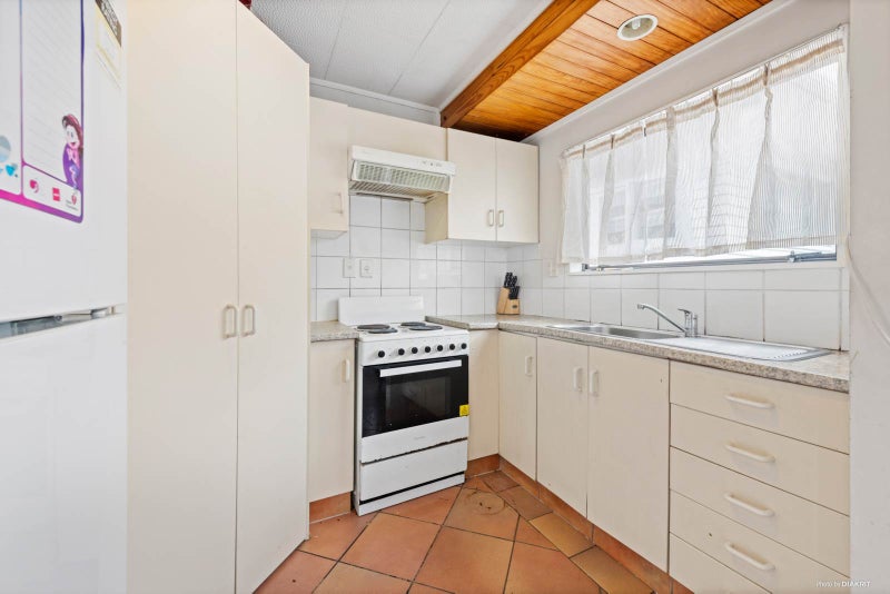 13B Locke Avenue, Mount Roskill, Auckland - Carousel 2