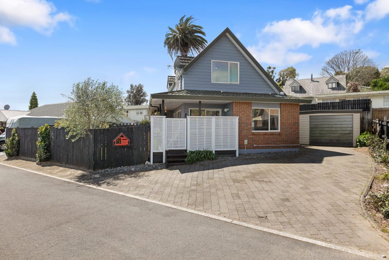 2A Michael Way, Judea, Tauranga - Carousel 1