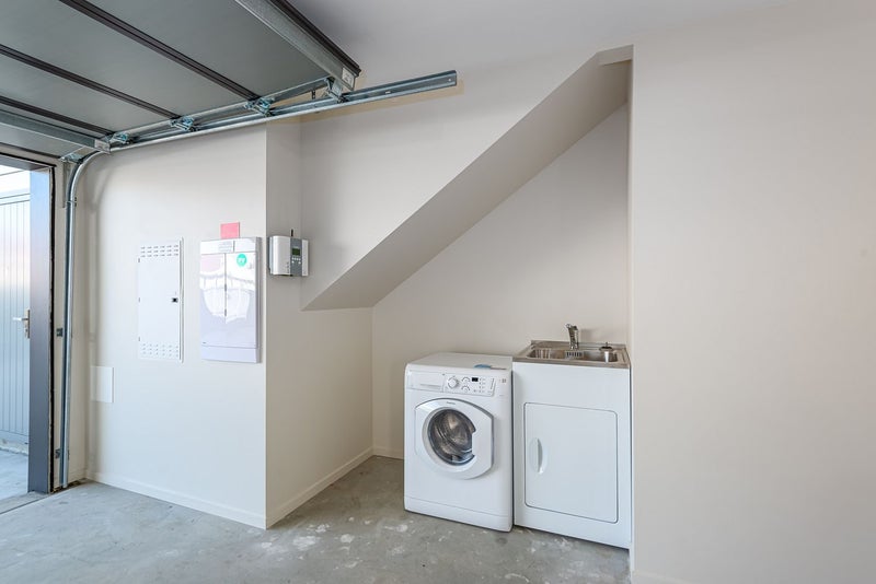 35B Whitmore Street, Edgeware, Christchurch - Carousel 21