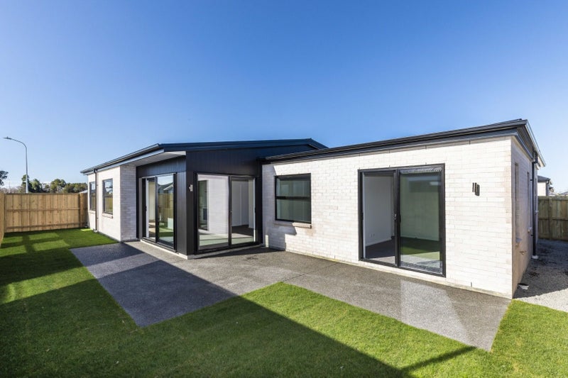 5 Rita Angus Road, Belfast, Christchurch - Carousel 2