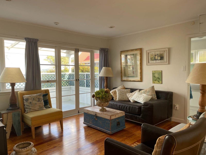 18 Tindalls Bay Road, Tindalls Beach, Whangaparaoa - Carousel 1