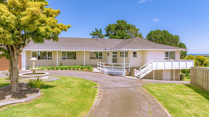 55 Burtts Road, Durie Hill, Whanganui - Carousel 1