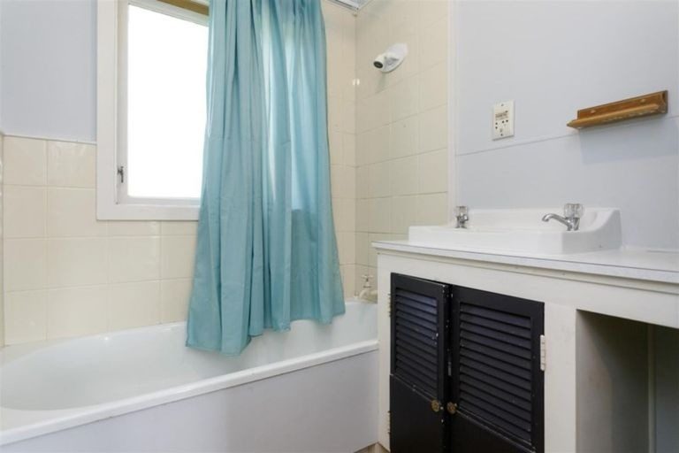 13 Tawa Street, Hilltop, Taupo - Carousel 12