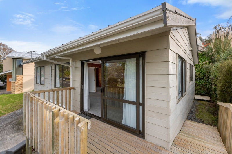 54 Pembroke Street, Westown, New Plymouth - Carousel 2