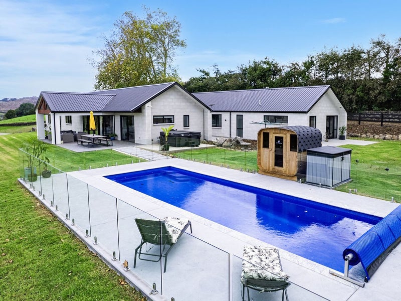 747 Ngunguru Road, Whangarei - Carousel 1