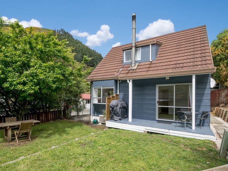 8 Roseberry Way, The Brook, Nelson - Carousel 1