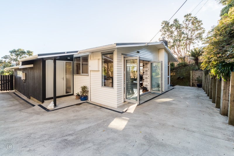 52 Black Rock Road, Newlands, Wellington - Carousel 2