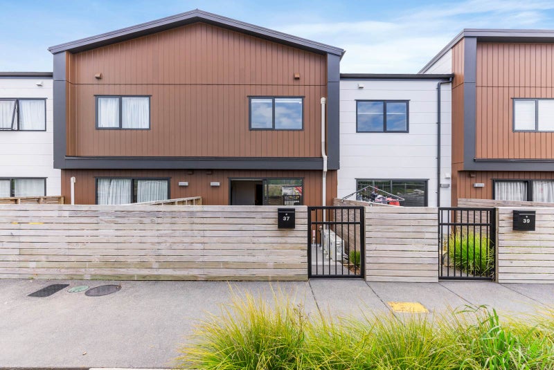 37 Sun Orchid Avenue, Wiri, Auckland - Carousel 1
