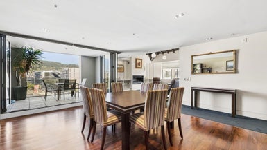 11/11 Cable Street, Wellington Central, Wellington - Carousel 1