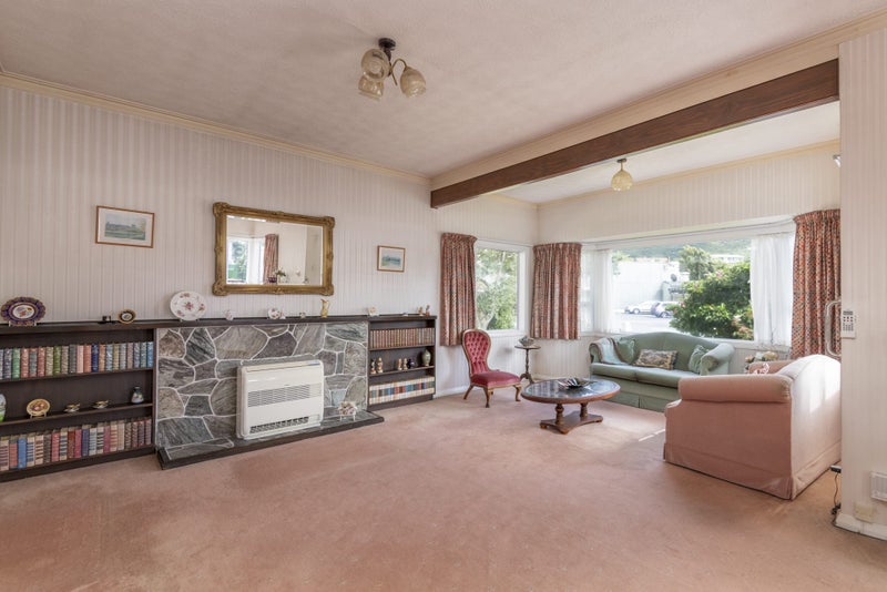 16 Cambridge Street, Tawa, Wellington - Carousel 2