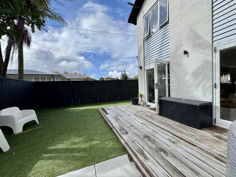 12 Pecan Place, Avondale, Auckland - Carousel 1