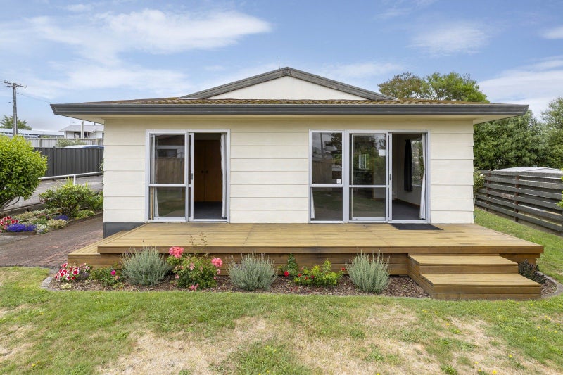 4 Hinemoa Avenue, Taupo, Taupo - Carousel 1