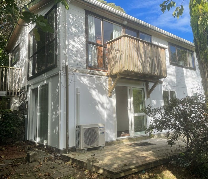 43 Warwick Street, Wilton, Wellington - Carousel 1