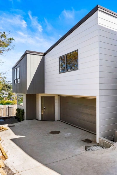 32D Gulf View Road, Murrays Bay, Auckland - Carousel 1