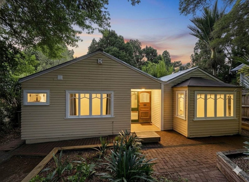182 Woodlands Park Road, Titirangi, Auckland - Carousel 2