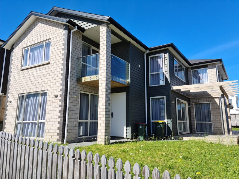 8 Pennant Street, Long Bay, Auckland - Carousel 1