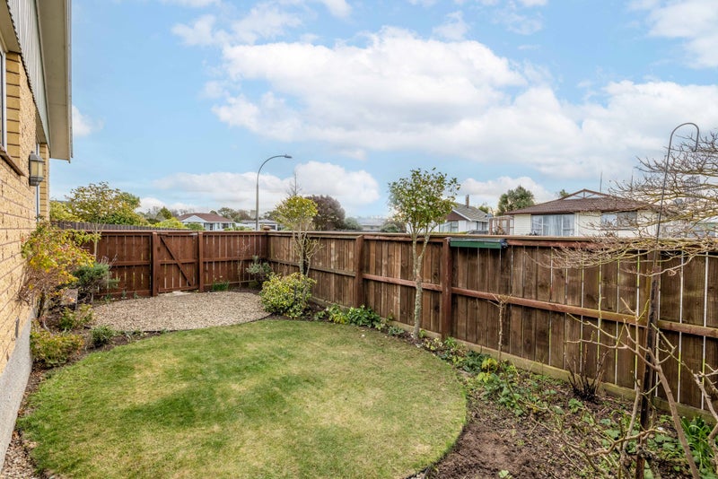 43 Strathfield Avenue, Dallington, Christchurch - Carousel 13