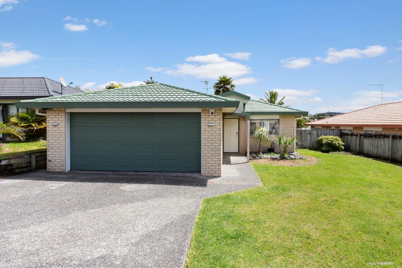 17 Arlose Place, Westgate, Auckland - Carousel 2
