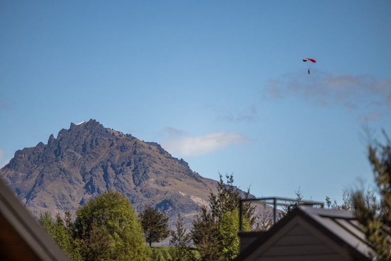 6 Pendeen Crescent, Jacks Point, QUEENSTOWN - Carousel 32