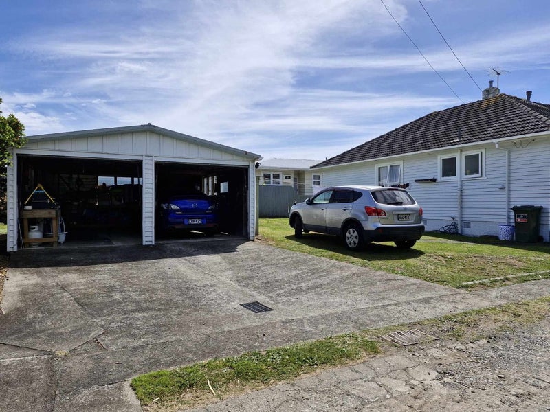14 Trafalgar Street, Westown, New Plymouth - Carousel 2