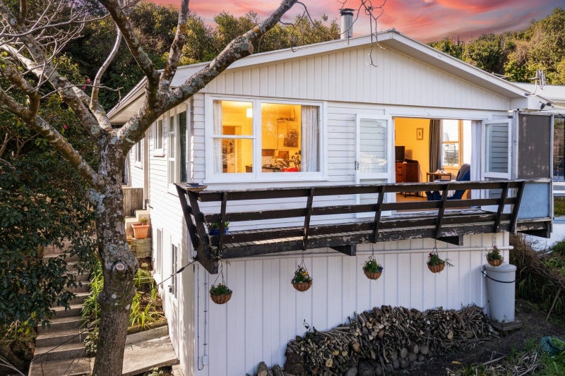 110 Pembroke Road, Wilton, Wellington - Carousel 1